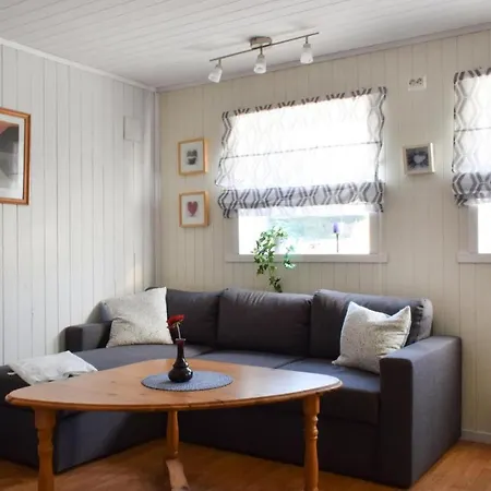 Awesome In Hidrasund With 4 Bedrooms And Internet Tatil Evi
