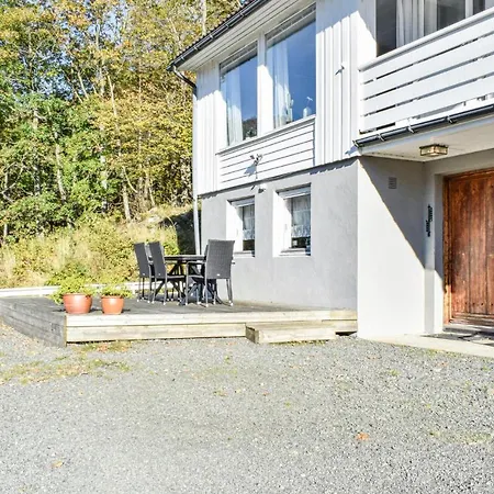 Awesome In Hidrasund With 4 Bedrooms And Internet